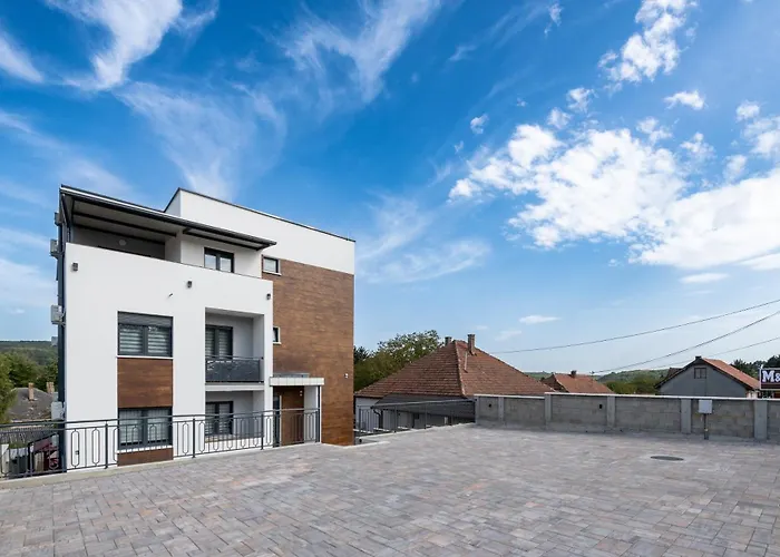 شقة M&a فردنيك